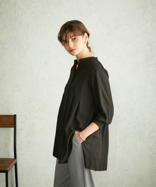 LE SOUK HOLIDAY(ルスークホリデー)の「バックプリーツブラウス(シャツ/ブラウス・レディース・ラベンダー/モカ/ブラック・M/S)」の2枚目の写真