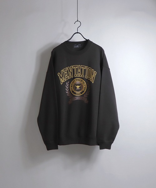 ILL'S(イルズ)の「ILL'S / イルズ ヴィンテージカレッジ刺繍ビッグスウェット(スウェット・メンズ・ブラウン/レッド/アイボリー・M/L)」の1枚目の写真