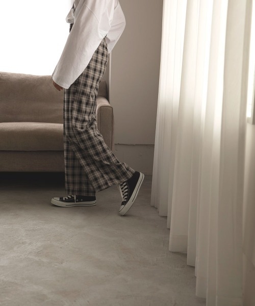 marjour（マージュール）の「CHECK PANTS（スラックス・レディース・ブラック/ブラウン・M）」の8枚目の写真