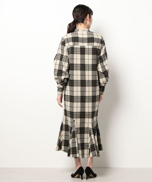 HERENCIA（ヘレンチア）の「裾フレアチェックワンピース（ワンピース