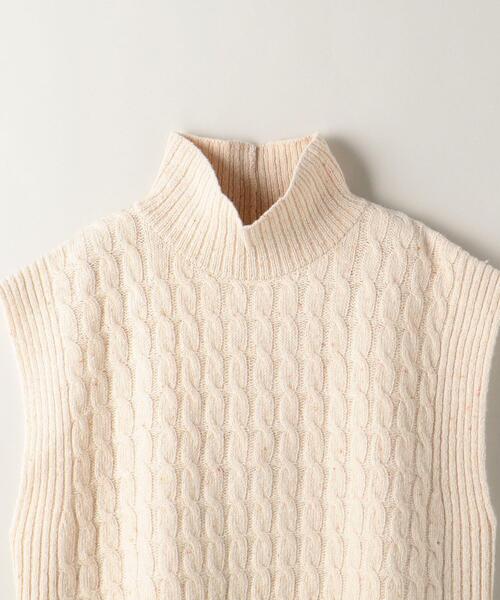 ASTRAET(アストラット)の「<ASTRAET(アストラット)>W/N 3G ケーブル ハイネック ノースリーブニット(ベスト・レディース・ダークグレー/ナチュラル/ライトピンク・FREE)」の5枚目の写真