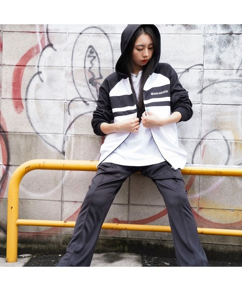 24karats(トゥウェンティーフォーカラッツ)の「Bicolor Smooth Track Top(ジャージ・メンズ・ブラック/ネイビー・LARGE/MEDIUM/X-LARGE/SMALL)」の11枚目の写真