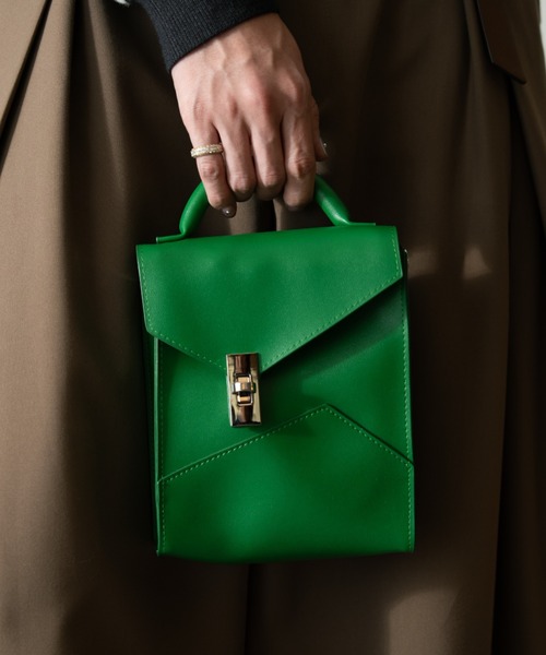 OUAT ショルダーバッグ・メッセンジャーバッグ 緑 OUAT ショルダーバッグ・メッセンジャーバッグ 緑 メッセンジャー