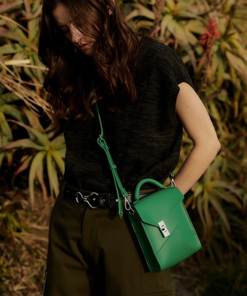 ソエルテ　黒ショルダーバッグ 2way square shoulder bag/2wayスクエアショルダーバッグ