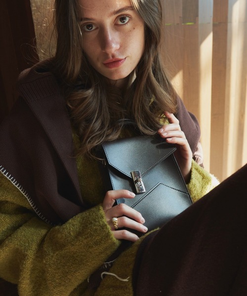 ソエルテ　黒ショルダーバッグ 2way square shoulder bag/2wayスクエアショルダーバッグ