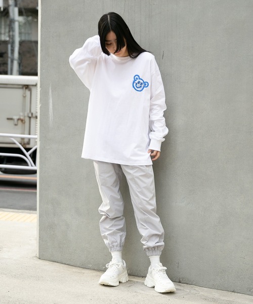 ISTKUNST(イストクンスト)の「【UNISEX】ISTKUNST/BEAR&SMILEYロンT 2256193(Tシャツ/カットソー・レディース・ホワイト/ブラック/ライトグレー・SMALL/MEDIUM/LARGE)」の6枚目の写真