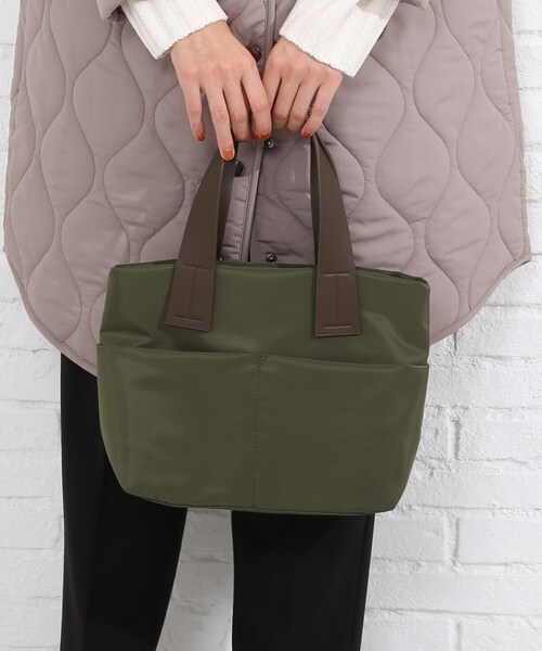 SHOO・LA・RUE（シューラルー）の「◆光沢ポリミニトート（トートバッグ・レディース・ブラック/カーキ/ベージュ/ライトパープル・00）」の6枚目の写真