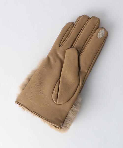 LE VERNIS（ル・ベルニ）の「＜Le Vernis(ル ベルニ)＞フェイクレザー＆ファー グローブ（手袋・レディース・ベージュ/ダークグレー・FREE）」の4枚目の写真