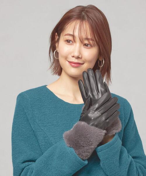 LE VERNIS（ル・ベルニ）の「＜Le Vernis(ル ベルニ)＞フェイクレザー＆ファー グローブ（手袋・レディース・ベージュ/ダークグレー・FREE）」の8枚目の写真