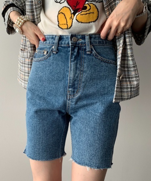 Mayree(メイリー)の「Mayree/ハイウエストスリムデニムハーフパンツ 2022SS(デニムパンツ・レディース・ブルー・SMALL/MEDIUM)」の3枚目の写真