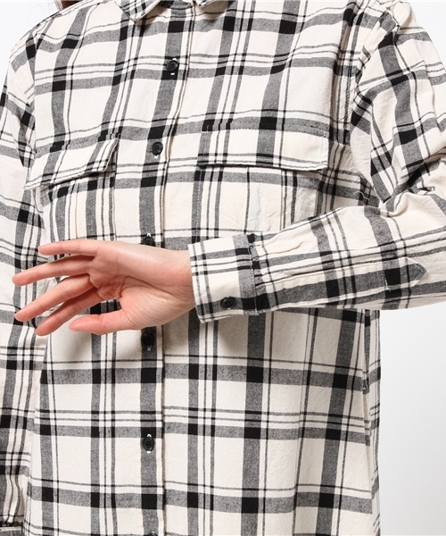 Ray BEAMS（レイビームス）の「Ray BEAMS / チェック ロングシャツ ワンピース（シャツワンピース・レディース・オフホワイト/サックスブルー・ONE SIZE）」の11枚目の写真