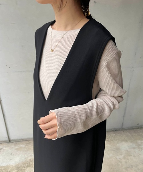 CAPRICIEUX LE'MAGE（カプリシューレマージュ）の「VネックI