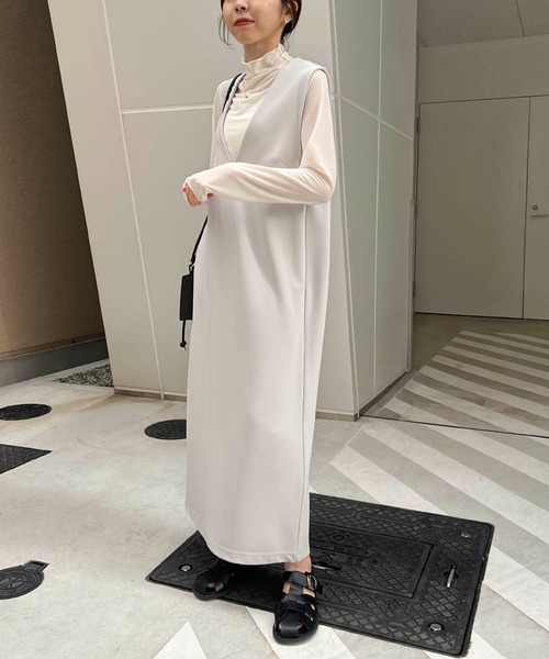 CAPRICIEUX LE'MAGE(カプリシューレマージュ)の「VネックIラインジャンスカ(ワンピース・レディース・ブラック/ライトベージュ・FREE)」の3枚目の写真