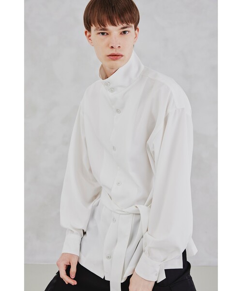 tk.TAKEO KIKUCHI（ティーケータケオキクチ）の「◆Reflaxベルテッドスタンドシャツ（ユニセックスアイテム）（シャツ/ブラウス・メンズ・ホワイト/ブラック/ライトブルー・66/88）」の2枚目の写真