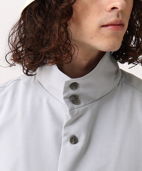 tk.TAKEO KIKUCHI（ティーケータケオキクチ）の「◆Reflaxベルテッドスタンドシャツ（ユニセックスアイテム）（シャツ/ブラウス・メンズ・ホワイト/ブラック/ライトブルー・66/88）」の8枚目の写真