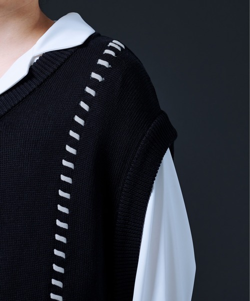 Ellno Loset(エルノロゼット)の「ハンドステッチニットベスト(ベスト・メンズ・ブラック/グリーン・MEDIUM/LARGE)」の19枚目の写真