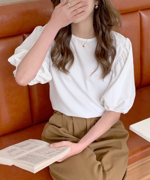 ABITOKYO(アビトーキョー)の「パフスリーブブラウズ(シャツ/ブラウス・レディース・ホワイト/チャコールグレー/ライトブルー/ネイビー・L/M)」の2枚目の写真