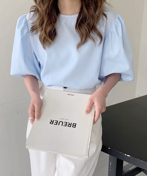 ABITOKYO(アビトーキョー)の「パフスリーブブラウズ(シャツ/ブラウス・レディース・ホワイト/チャコールグレー/ライトブルー/ネイビー・L/M)」の9枚目の写真