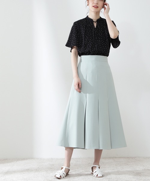 N.（N. Natural Beauty Basic）（エヌエヌナチュラルビューティーベーシック）の「タックフレアスカート（スカート・レディース・ライトグリーン/イエロー/ベージュ・MEDIUM）」の2枚目の写真