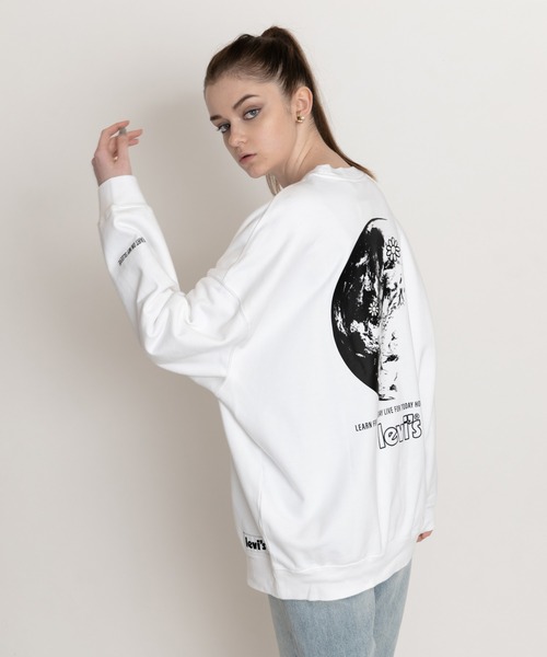 Levi's（リーバイス）の「オーバーサイズクルーネックスウェットシャツ（パーカー・レディース・マルチ・M/XS/S）」の5枚目の写真