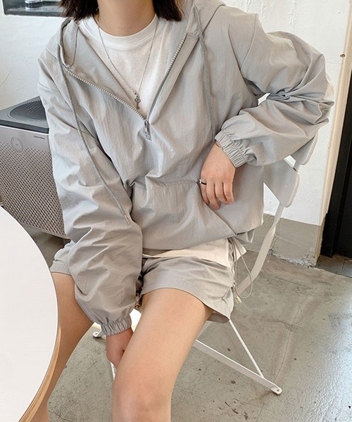 LAFFMO(ラフモ)の「2set ナイロンハーフジップジャケット&ショートパンツ セットアップ(セットアップ・レディース・ホワイト/ブラック/グレー・FREE)」の3枚目の写真