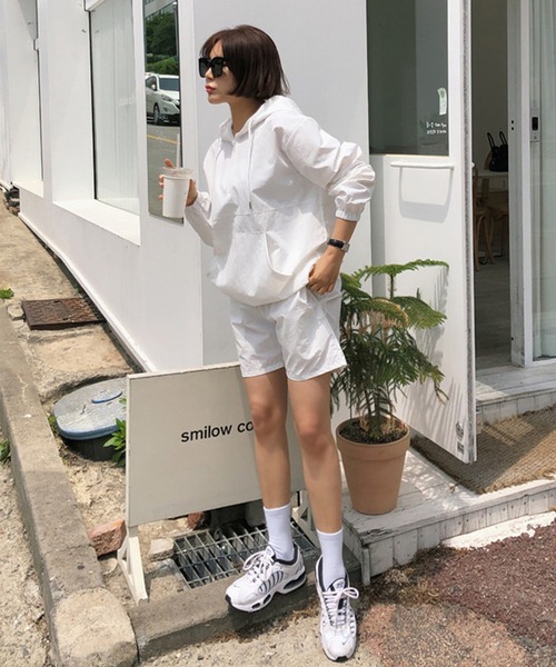 LAFFMO(ラフモ)の「2set ナイロンハーフジップジャケット&ショートパンツ セットアップ(セットアップ・レディース・ホワイト/ブラック/グレー・FREE)」の6枚目の写真