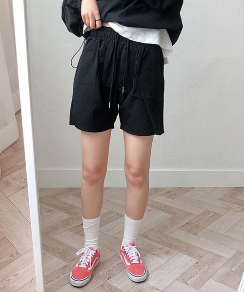 LAFFMO(ラフモ)の「2set ナイロンハーフジップジャケット&ショートパンツ セットアップ(セットアップ・レディース・ホワイト/ブラック/グレー・FREE)」の14枚目の写真