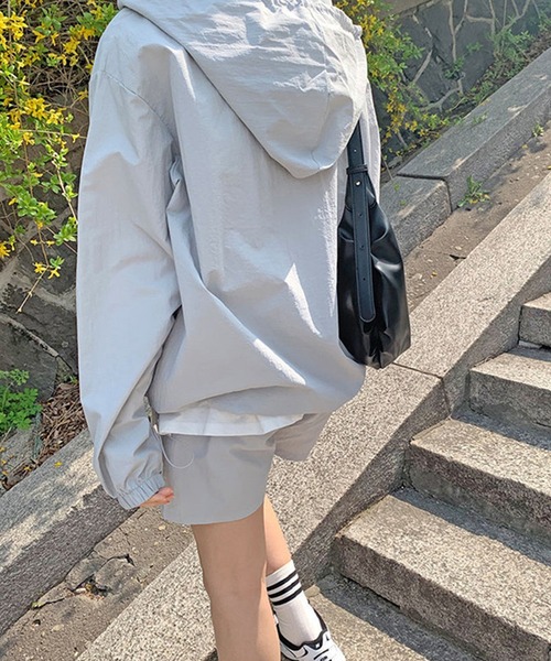 LAFFMO(ラフモ)の「2set ナイロンハーフジップジャケット&ショートパンツ セットアップ(セットアップ・レディース・ホワイト/ブラック/グレー・FREE)」の18枚目の写真