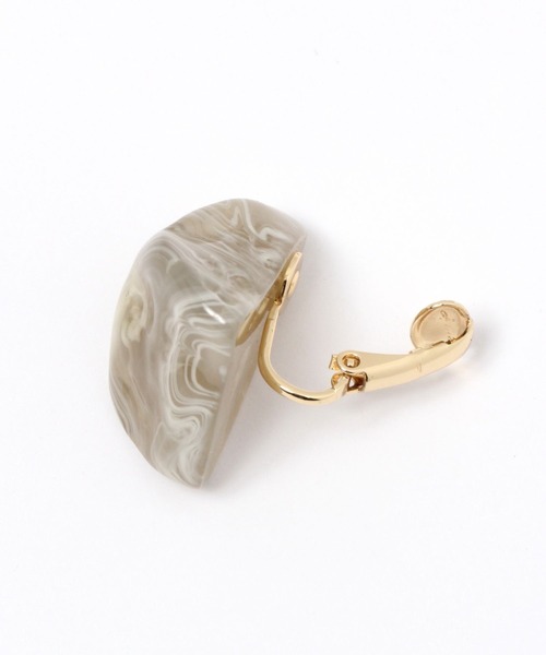 LEPSIM(レプシィム)の「トライアングルイヤークリップ 282872(イヤリング・レディース・ベージュ/オフホワイト/ホワイト系その他・ONE SIZE)」の4枚目の写真