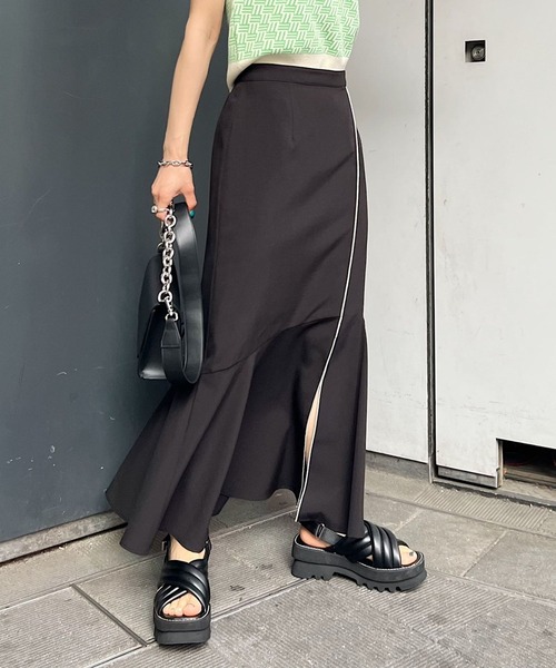 PAGEBOY(ページボーイ)の「スリットメローマーメイドスカート(スカート・レディース・ブラック/ベージュ/カーキ・FREE)」の5枚目の写真