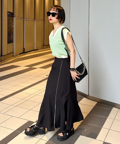 PAGEBOY(ページボーイ)の「スリットメローマーメイドスカート(スカート・レディース・ブラック/ベージュ/カーキ・FREE)」の6枚目の写真