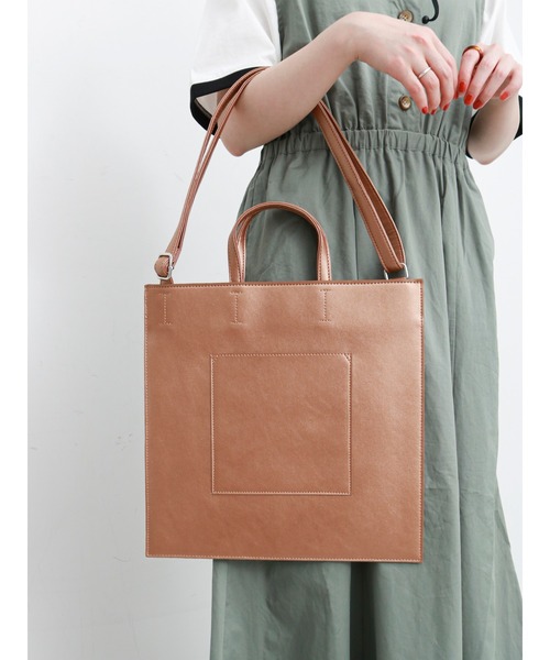 ehka sopo（エヘカソポ）の「ペタンコトートショルダーバッグ（ショルダーバッグ・レディース・シルバー/ゴールド/ブラック・ﾌﾘ-）」の3枚目の写真