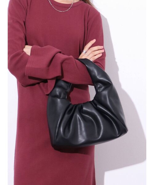 Ungrid（アングリッド）の「ギャザーハンドバッグ（ハンドバッグ・レディース・ブラック/オフホワイト・FREE）」の2枚目の写真