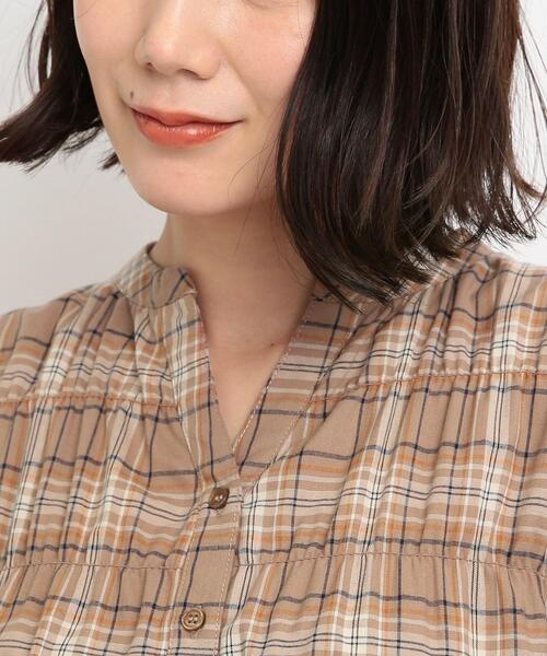 SHOO・LA・RUE（シューラルー）の「◆シャーリングチェック柄シャツブラウス（シャツ/ブラウス・レディース・ホワイト系その他2/グリーン系その他3/ベージュ系その他2・02/03）」の7枚目の写真