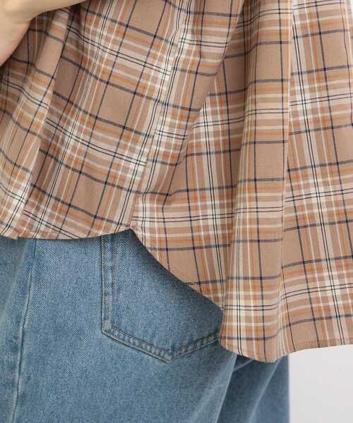 SHOO・LA・RUE（シューラルー）の「◆シャーリングチェック柄シャツブラウス（シャツ/ブラウス・レディース・ホワイト系その他2/グリーン系その他3/ベージュ系その他2・02/03）」の9枚目の写真