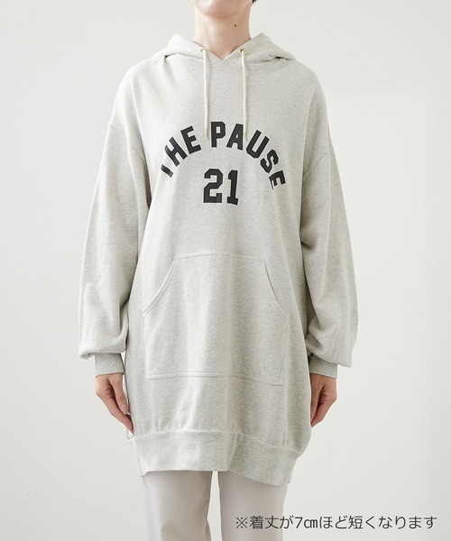 Whim Gazette(ウィムガゼット)の「【THE PAUSE】ロゴビッグパーカー(パーカー・レディース・ネイビー/ライトグレー・FREE)」の20枚目の写真