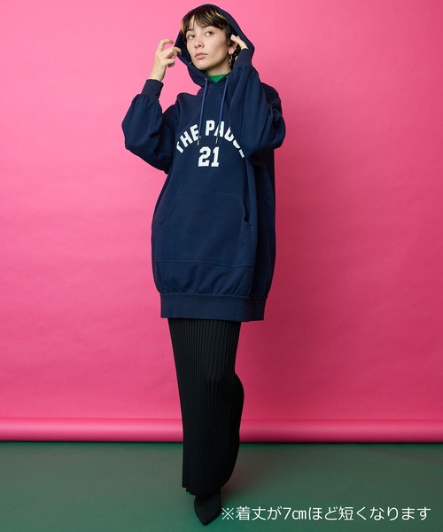 Whim Gazette(ウィムガゼット)の「【THE PAUSE】ロゴビッグパーカー(パーカー・レディース・ネイビー/ライトグレー・FREE)」の8枚目の写真