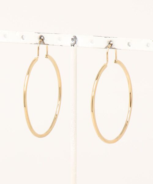 A.P.C.（アーペーセー）の「BOUCLES D'OREILLES MARILOU 22A（ピアス（両耳用）・レディース・ゴールド・ONESIZE）」の2枚目の写真
