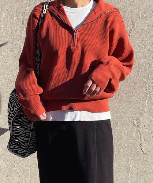 toucher du brise（トゥシェドブリーズ）の「ビッグカラー ハーフジップ ニット（ニット/セーター・レディース・ブラック/オフホワイト/オレンジ/イエロー/グリーン・M）」の5枚目の写真