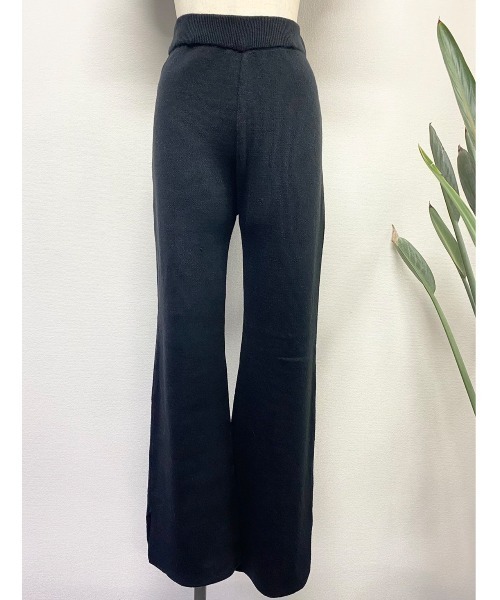 CECIL McBEE(セシルマクビー)の「ミラノリブサイドスリットニットフレアパンツ(その他パンツ・レディース・ブラック/グレイッシュベージュ/ピンク/グリーン/アイボリー・MEDIUM)」の4枚目の写真