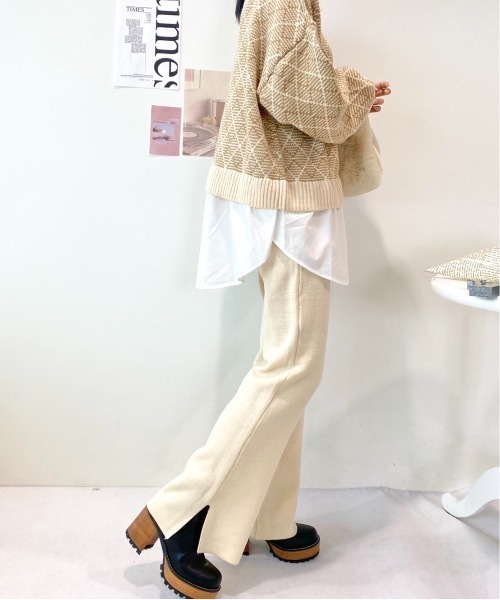 CECIL McBEE(セシルマクビー)の「ミラノリブサイドスリットニットフレアパンツ(その他パンツ・レディース・ブラック/グレイッシュベージュ/ピンク/グリーン/アイボリー・MEDIUM)」の7枚目の写真