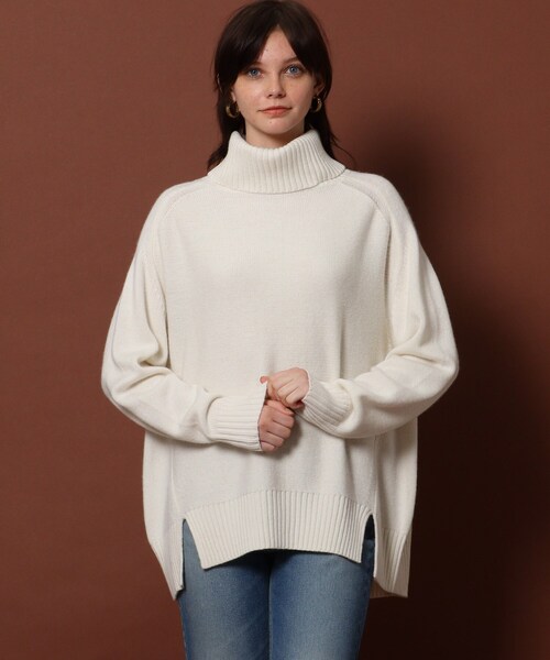 DRESSTERIOR（ドレステリア）の「◆【CLASSY.12月号掲載】ローゲージオフタートルニット（ニット/セーター・レディース・オフホワイト/グレー/ワインレッド・38/36/34）」の8枚目の写真