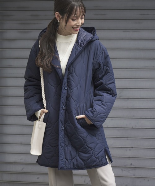 NAVY（ネイビー）の「フードキルティングコート（その他アウター・レディース・ブラック/ネイビー/ベージュ・フリー）」の3枚目の写真