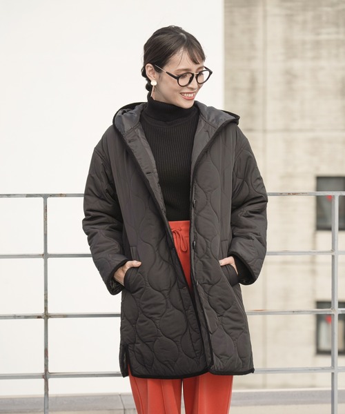 NAVY（ネイビー）の「フードキルティングコート（その他アウター・レディース・ブラック/ネイビー/ベージュ・フリー）」の2枚目の写真