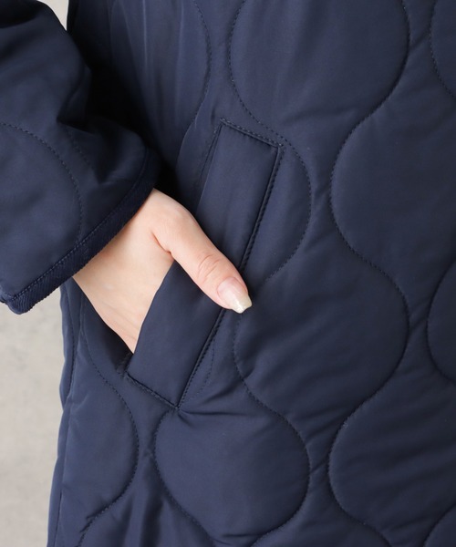 NAVY（ネイビー）の「フードキルティングコート（その他アウター・レディース・ブラック/ネイビー/ベージュ・フリー）」の6枚目の写真