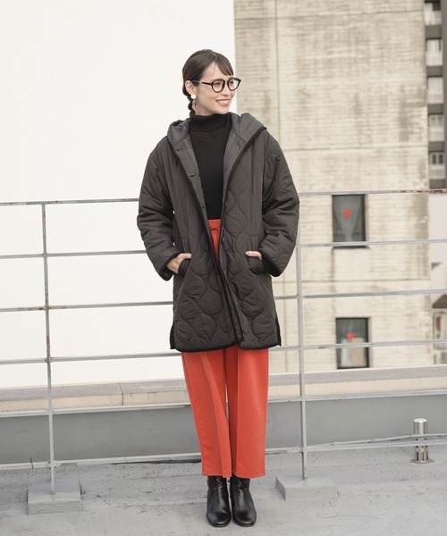 NAVY（ネイビー）の「フードキルティングコート（その他アウター・レディース・ブラック/ネイビー/ベージュ・フリー）」の12枚目の写真