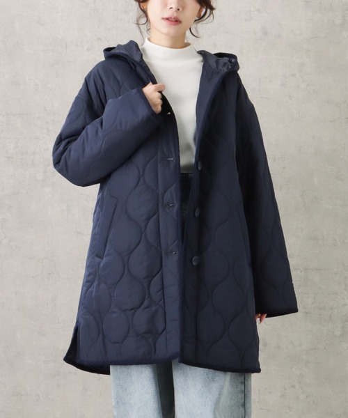 NAVY（ネイビー）の「フードキルティングコート（その他アウター・レディース・ブラック/ネイビー/ベージュ・フリー）」の4枚目の写真
