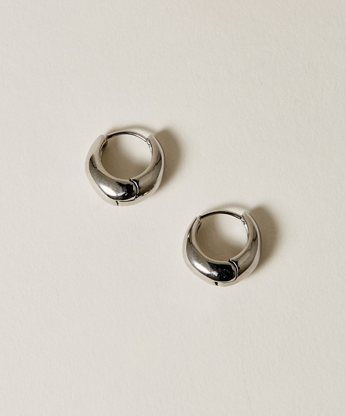 novice（ノーヴィス）の「【novice】Mini Compact Oval Pierce（ピアス（両耳用）・レディース・シルバー/ゴールド・FREE）」の13枚目の写真