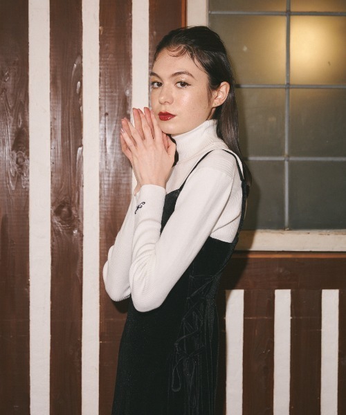 MIRO AMURETTE（ミロアミュレット）の「Mlogo turtle neck/ロゴ入りタートルネック（ニット/セーター・レディース・ホワイト/ブラック/レッド・FREE）」の15枚目の写真