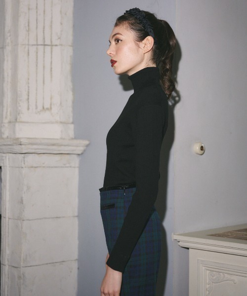 MIRO AMURETTE（ミロアミュレット）の「Mlogo turtle neck/ロゴ入りタートルネック（ニット/セーター・レディース・ホワイト/ブラック/レッド・FREE）」の16枚目の写真